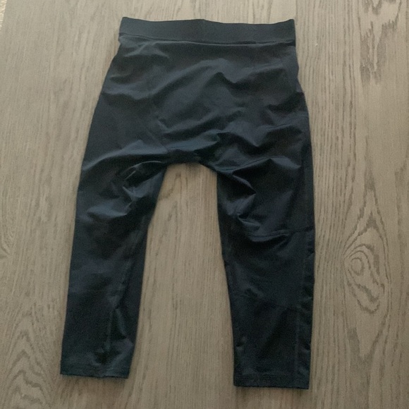 All In Motion- Men's 3/4 Active Tights: - Picture 3 of 4